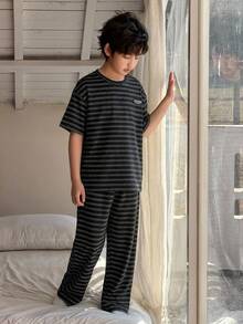 DAZY 男童条纹短袖上衣和裤子睡衣套装（夏季款） - 黑色 - 查看 5