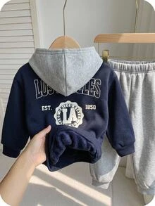 SHEIN 中性嬰兒男/女嬰 2件組秋冬保暖內裡加厚休閒可愛連帽衛衣套裝，嬰兒冬季套裝，運動服，慢跑褲 - 藏蓝色 - 查看 1