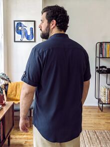 OlaMetro Men's Plus Size Fashionable Minimalist Solid Color Loose Casual Short Sleeve Outing Shirt, Classic Personalized Solid Stripe Texture Stand Collar, Contrast Color Buttons, Commuter Street Style Summer T-Shirt - Navy Blue - View 2