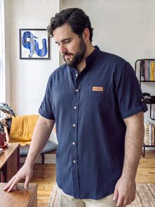 OlaMetro Men's Plus Size Fashionable Minimalist Solid Color Loose Casual Short Sleeve Outing Shirt, Classic Personalized Solid Stripe Texture Stand Collar, Contrast Color Buttons, Commuter Street Style Summer T-Shirt - Navy Blue - View 3