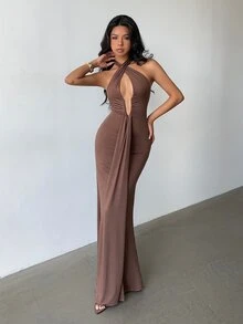 Glamine 棕色性感 V 领挂脖露背无袖褶皱长裙、演唱会礼服、俱乐部礼服、约会晚礼服、礼服、街头服饰、秋冬礼服、万圣节礼服、优雅高贵礼服、舞会礼服、狂欢礼服、女士生日礼服、派对必备 - 咖啡 - 查看 4