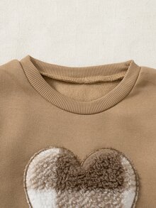 3件組女孩冬季返校套裝，新款冬季套裝含圓領羅紋長袖愛心貼布繡衛衣、休閒束口褲腳側邊毛絨貼片運動長褲、格紋提花抓絨無袖高領拉鍊背心 - 彩色 - 查看 8