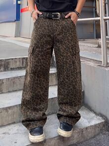 ROMWE MEN Men Leopard Print Flap Pocket Cargo Jeans - Coffee Brown - View 1