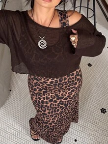 Muchica Setelan 3 Potong Wanita Ukuran Plus dengan Atasan Bahu Asimetris dan Gaun Tank Motif Leopard - Coklat - View 7