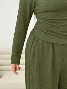 Solflare Plus Size Textured Long Sleeve Top And Loose Pants With Pockets 2 Pieces Set Fall - Army Green - View 7