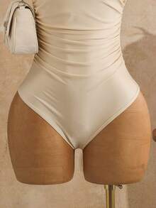 SHEIN Swim 女款新款素色杏色不對稱領口極簡日常連身泳衣，夏季風格，珍珠針織3D花卉設計，簡約優雅連身泳衣，適合海灘度假、日常拍照、遊艇、派對必備泳裝 - 米色 - 查看 7