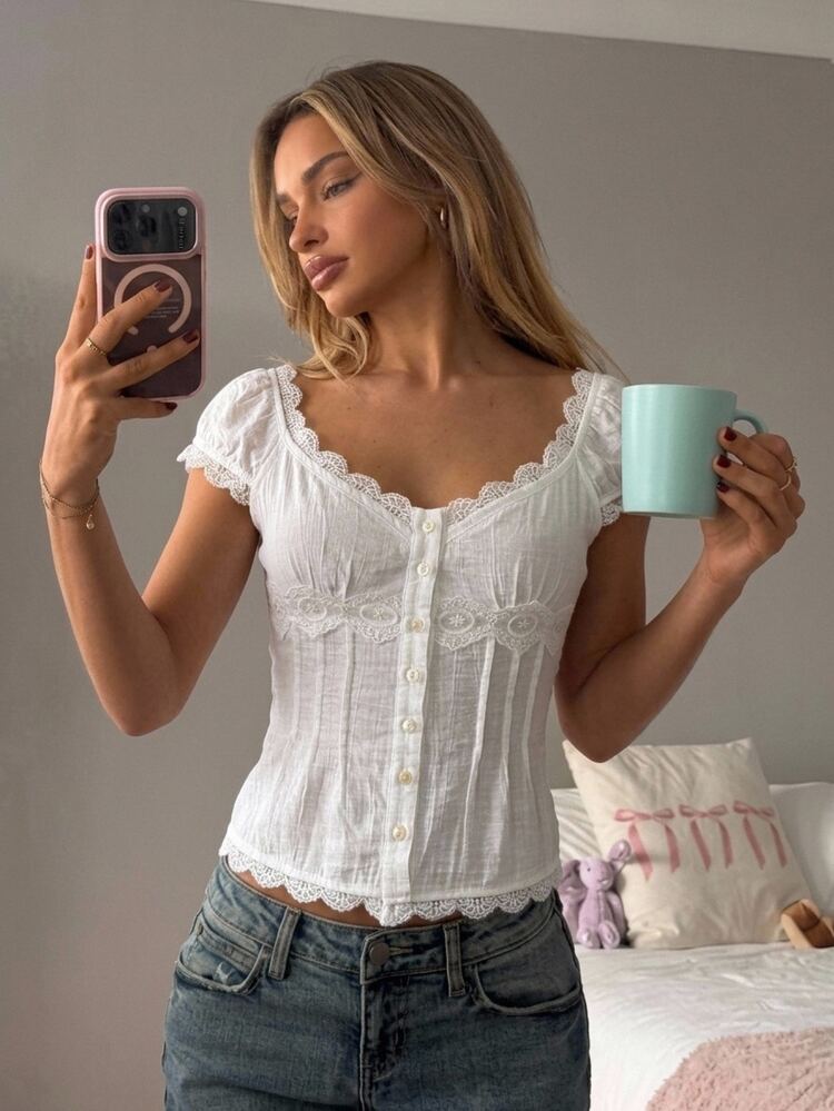 CovetEZ Women's Lace Trim Single-Breasted Casual Elegant Frenchy Versatile Daily Wear Blouse Brunch Vacation White Summer - White - View 3