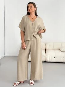 Shapeblank 大码女装春夏时尚休闲宽松清爽舒适日常百搭显瘦杏色V领短袖上衣和阔腿裤两件套，简约风格，度假穿搭 - 杏色 - 查看 4