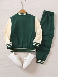 SHEIN Genkimix Kids 男孩 2 件套：黑色针织毛衣，白色袖子和字母 A 印花，搭配同款印花运动裤，罗纹领、袖口和下摆，弹性舒适，休闲运动风格，适合春秋季日常穿着、上学、旅行 - 彩色 - 查看 3
