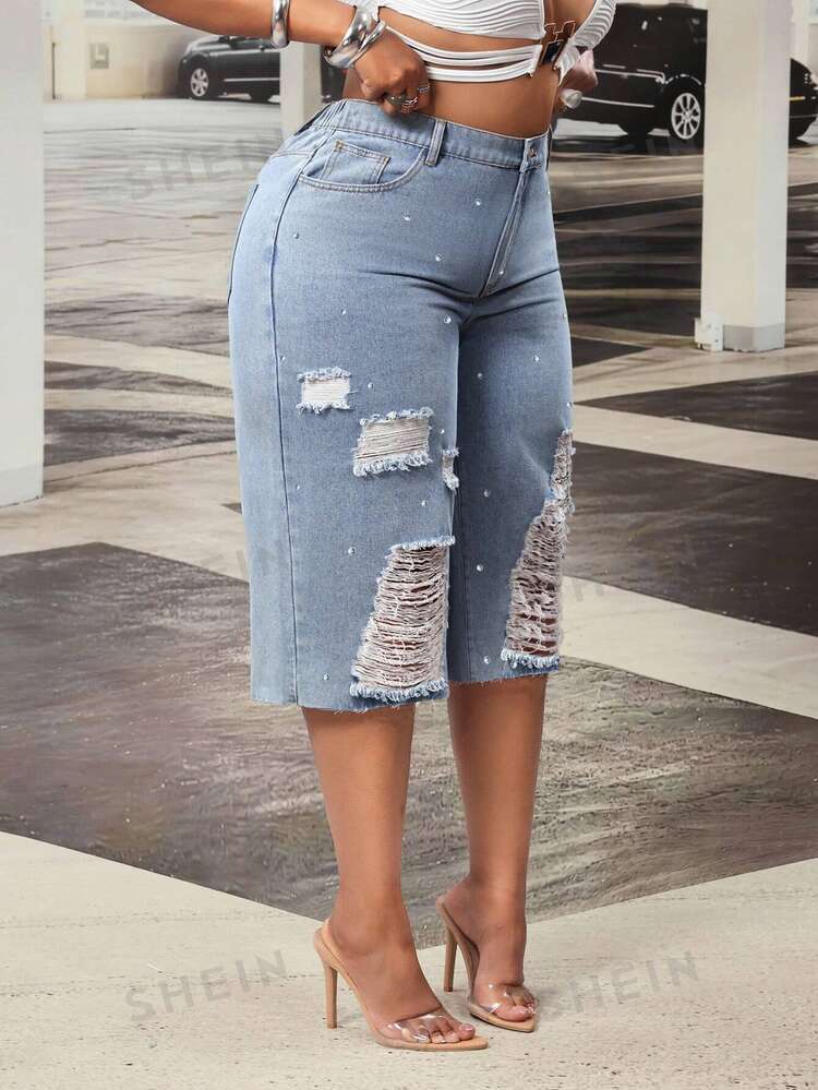 SHEIN CURVE+ Cowgirl Outfit Plus Size Women's Blue Non-Stretch Distressed Frayed Rhinestone Capris - Light Wash - View 5