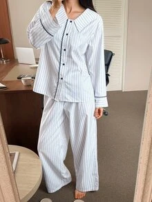DAZY Set Pakaian Tidur Rumah Harian Kasual Wanita Atasan Lengan Panjang Motif Garis dan Celana - Biru - View 4