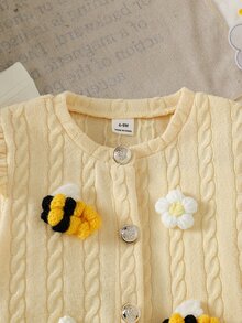 SHEIN Playful Pals 女嬰幼兒新生兒 0-3 歲 春秋時尚針織毛茸茸羅紋 3D 花朵與蜜蜂開襟外套 + 內搭長褲套裝，戶外穿著 - 彩色 - 查看 4