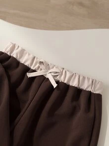SHEIN Elladie kids 女童深藍色2合1套裝，深藍色長袖衛衣＋淺藍色領口2合1拼接設計，羅紋袖口；搭配同款寬腿長褲，適合日常上學、返校季、郊外出遊、姐妹聚會、拜訪親友，春秋穿著，時尚可愛 - 棕色 - 查看 6