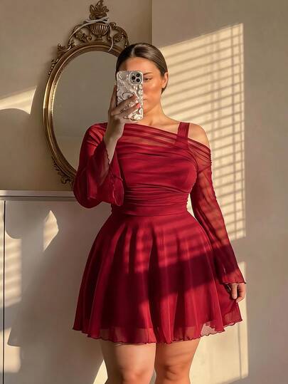 SHEIN MOD Vestido mini de mujer talla grande de unicolor con cuello asimétrico, mangas acampanadas y patchwork de malla para otoño