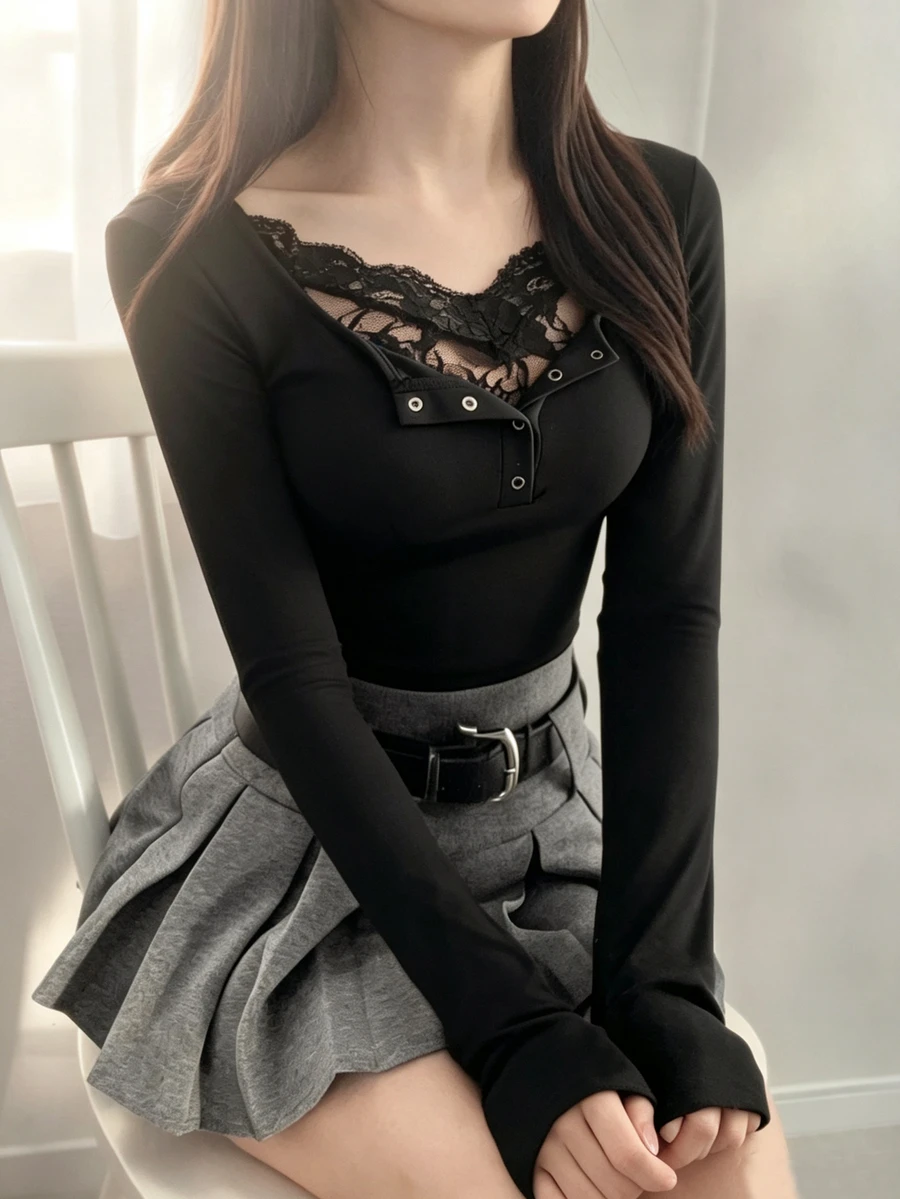FRIFUL Kaos Wanita Slim Fit dengan Hiasan Renda Kontras untuk Musim Gugur - Hitam - View 1