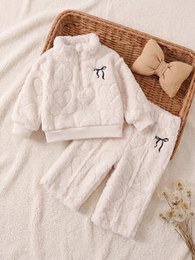 SHEIN Playful Pals 2件組女嬰幼兒可愛奶油色壓紋愛心蝴蝶結半拉鍊毛絨長袖立領加厚休閒運動衫褲套裝，適合冬季與秋季節日穿著 - 白色 - 查看 8