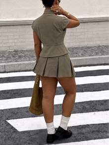 Muchica Casual Plus Size Button & Zipper Short Sleeve Top And Pleated Mini Skirt Set - Black and White - View 2