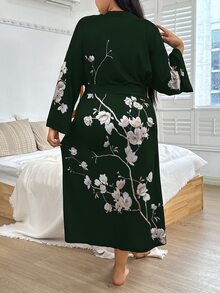 SHEIN رداء صيفي طويل أنيق بطبعة زهور سوداء مع حزام، مقاس كبير، مناسب للخريف والشتاء - أخضر داكن - مشاهدة 2