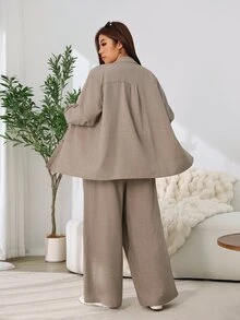 Solflare Setelan Kasual 2 Potong untuk Wanita Ukuran Besar Musim Gugur/Dingin Warna Cokelat Muda, Terdiri dari Kemeja Lengan Panjang Berkancing dan Celana Panjang dengan Saku, Cocok untuk Beraktivitas di Luar Ruangan. - MultiWarna - View 2