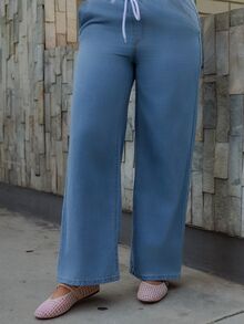 Andrea Bello Women's Elastic Waist Drawstring Relaxed Straight Leg Casual Jeans ,Petite Women - Light Wash - View 6