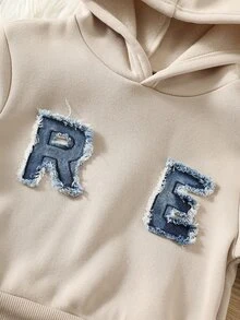 SHEIN 中性嬰兒男孩/女孩 2件組 秋冬保暖內裡加厚休閒時尚丹寧拼接刺繡圖案連帽衛衣套裝，嬰兒男孩冬季套裝，運動服，牛仔褲，丹寧 - 藍色 - 查看 4