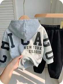 SHEIN 2件組男嬰秋冬可愛百搭字母圖案連帽衛衣＋男童連帽運動套裝慢跑長褲套裝 綠色 中性嬰兒服飾 - 灰色 - 查看 3