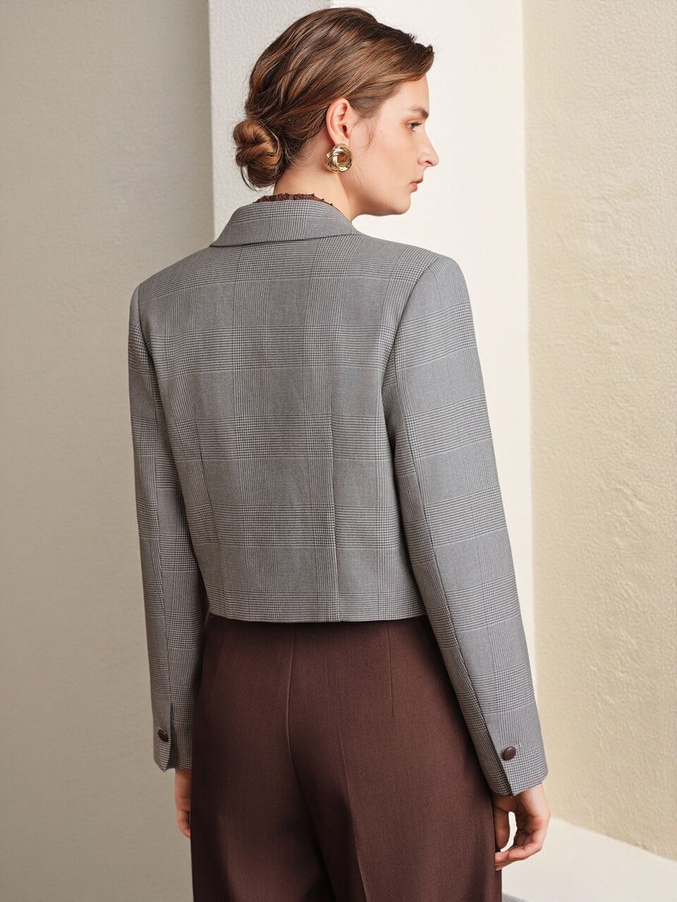 Anewsta New Autumn/Winter Grey Houndstooth Short Blazer, Women's Leather Contrast Color Chest Pocket Single Button Waist-Cinching Petite Vintage Plaid Suit Jacket, Suitable For Office Commute, Dating, Store Visiting, City Outings, Light Social Gatherings, Anniversary Outfits