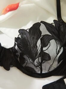 SHEIN 花卉刺繡貼身文胸和內褲內衣套裝 - 黑色 - 查看 3