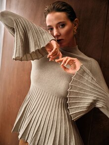 MOTF PREMIUM كنزة نسائية بتصميم مصمم بأكمام واسعة وحافة مطوية - كاكي - مشاهدة 6