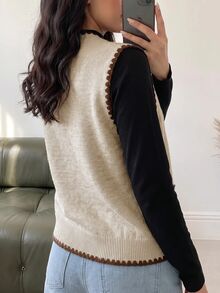 Modelyn Women's Starfish Metal Button Shell Embroidered Knit Vest Jacket - Apricot - View 4