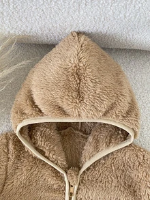 SHEIN Playful Pals 4件組新生兒男嬰外套連身褲長褲套裝，可愛甜美棕色鐵鏽色毛茸茸小熊條紋長袖連帽加厚冬季秋季聖誕毛絨裝 - 棕色 - 查看 13