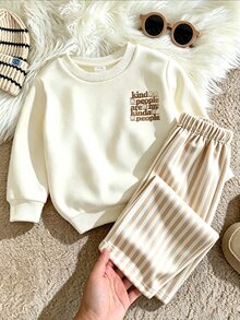 SHEIN Playful Pals 2件組男嬰休閒圓領長袖衛衣與梭織休閒長褲套裝，可愛笑臉與字母印花，適合日常穿著、上學、外出等，嬰兒衛衣套裝，秋冬款 - 米色 - 查看 2