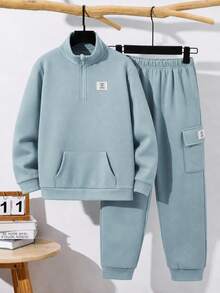SHEIN 2pcs Kids Tween Boy Casual Comfortable Versatile Stand Collar Half-Zip Pullover Sweatshirt With Patch Pockets Contrast Color Woven Label And Loose Fit Thermal Lined Brushed Thick Cargo Pants Set For Autumn/Winter - Dusty Blue - View 2