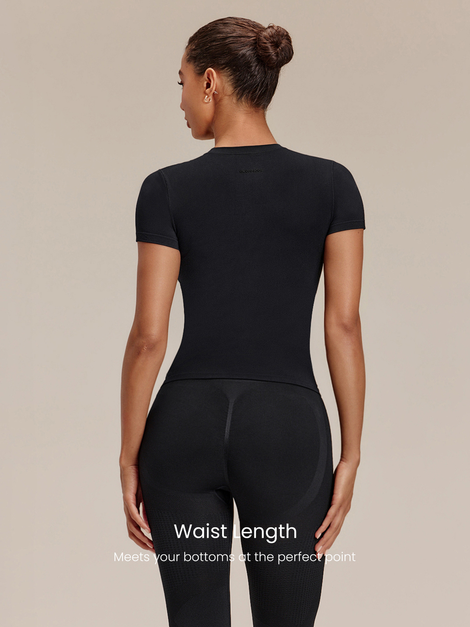 Second-Skin Seamless Soft Focus Crew Neck Tee With Fitted Waist-Length Design Daily Casual Summer Wear