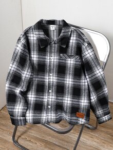 SHEIN Little Byeori 兒童青少年男孩休閒日常舒適黑白格紋翻領寬鬆長袖梭織鈕扣襯衫，適合通勤、上學、日常休閒、度假、旅行、運動，秋冬穿著 - 黑色 - 查看 2