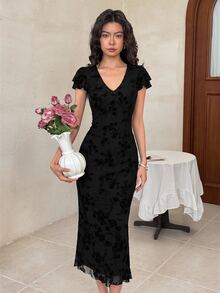 EastFlair Gaun Midi Jala Berbulu Motif Bunga Hitam untuk Wanita, Leher V Dalam, Lengan Pendek Berkerut, Pinggang Berkerut, Bodycon, Hem Model Duyung, Gaun Koktail Jala Transparan - Hitam - View 4