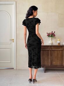 EastFlair Gaun Midi Jala Berbulu Motif Bunga Hitam untuk Wanita, Leher V Dalam, Lengan Pendek Berkerut, Pinggang Berkerut, Bodycon, Hem Model Duyung, Gaun Koktail Jala Transparan - Hitam - View 5