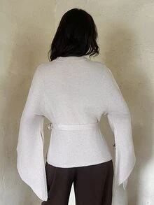 Aloruh Sweater Kasual Lengan Panjang Wanita Warna Khaki Muda dengan Ikat di Pinggang - Khaki - View 2