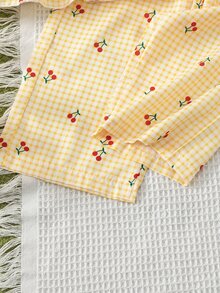 SHEIN Vintaside Kids 女童两件套：无袖格纹樱桃印花上衣，饰有3D樱桃图案，搭配宽松阔腿裤，适合休闲、海滩、度假穿着，夏季皆宜。 - 黃色 - 查看 9