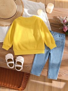 SHEIN Playful Pals 2件組女嬰可愛甜美黃色蜜蜂雛菊花卉印花長袖圓領休閒運動衫＋牛仔褲，戶外秋季假期穿著，羅紋飾邊 - 黃色 - 查看 2
