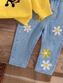 SHEIN Playful Pals 2件組女嬰可愛甜美黃色蜜蜂雛菊花卉印花長袖圓領休閒運動衫＋牛仔褲，戶外秋季假期穿著，羅紋飾邊 - 黃色 - 查看 4