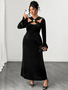 Elenzga Plus Size Elegant Criss-Cross Metal Flower Decor Pleated Dress For Evening Party - Black - View 7