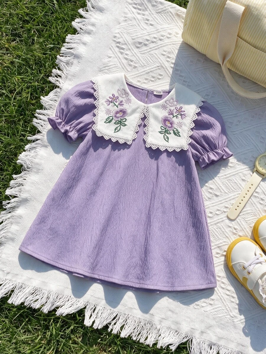 SHEIN Vintaside Kids 1件女婴舒适休闲纹理面料常规厚度领口可爱花卉刺绣A字基本款短袖时尚百搭连衣裙，适合春夏、居家、户外、旅行、上学和日常穿着