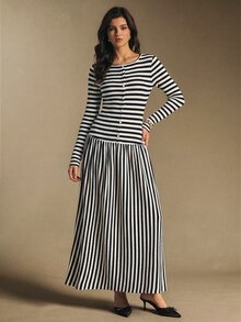 Poéselle 女款開學季早午餐彈性針織條紋拼接百褶長洋裝，休閒海岸風法式經典日常校園通勤辦公秋季穿搭 - 黑與白 - 查看 6