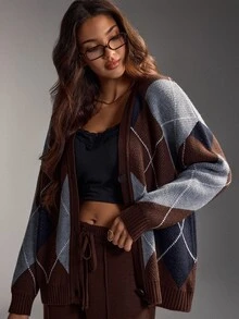 SHEIN بني كلاسيكي مجموعة قطعتين من الكارديجان المحبوك الكبير بنمط الأرجايل والبنطلون واسع الساق - ملابس منزلية أنيقة بطراز الأزياء الراقية - بني - مشاهدة 3
