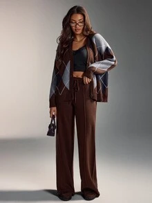 SHEIN بني كلاسيكي مجموعة قطعتين من الكارديجان المحبوك الكبير بنمط الأرجايل والبنطلون واسع الساق - ملابس منزلية أنيقة بطراز الأزياء الراقية - بني - مشاهدة 10