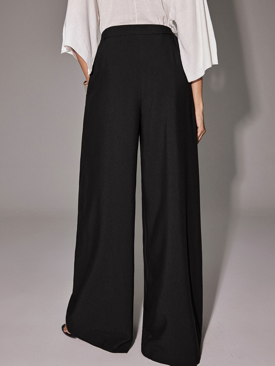 Anewsta Women's Fall/Winter Elegant Casual Black Solid Fold Pleated Wide Leg Pants For Business Office Ceremony