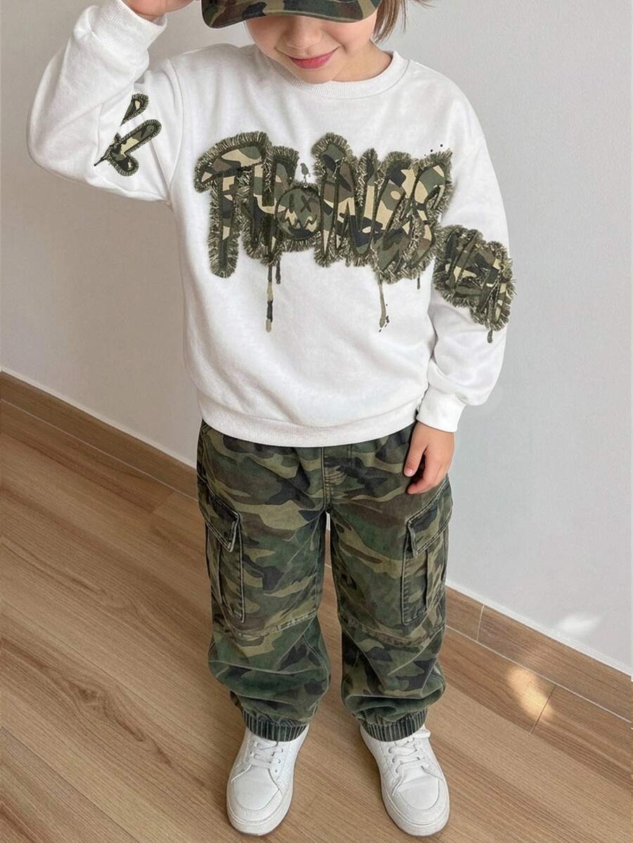 2件組男童圓領衛衣上衣與迷彩工裝褲套裝,迷彩印花套裝,長袖上衣街頭風,適合假期派對,休閒舒適,春夏秋穿著,柔軟舒適,男嬰首選,時尚休閒套裝 - 白色 - 查看 1