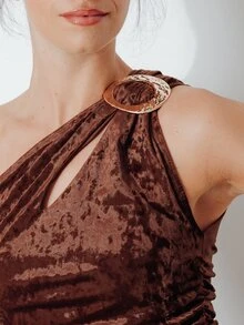 Pimkie Edition Summer Elegant Metal Decor One-Shoulder Top - Brown - View 3