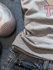 TOM & JERRY X SHEIN SHEIN EZwear 女款休閒抓皺腰方領修身短袖T恤，適合夏季，女款聯名印花圖案T恤，適合外出、街頭穿搭、機場造型、時尚、返校、Y2K、派對、海灘度假、假期 - 淺灰色 - 查看 5